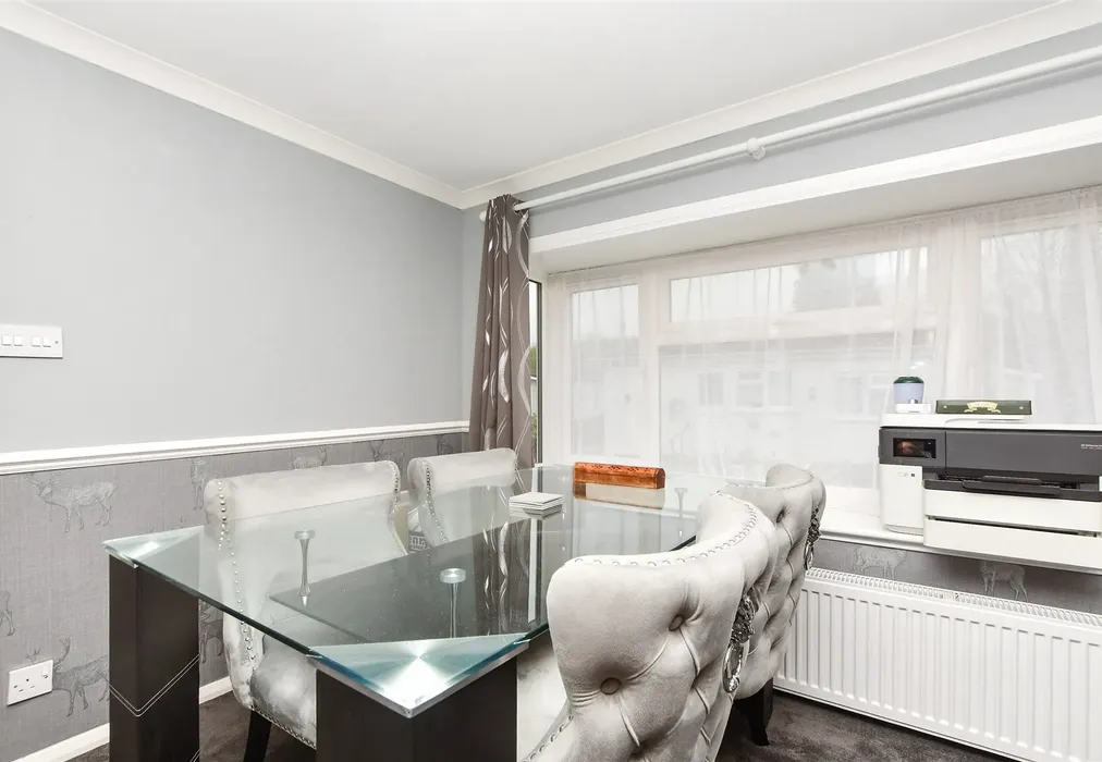 Lounge - Bonehurst Road, Horley, Surrey - Wards of Kent