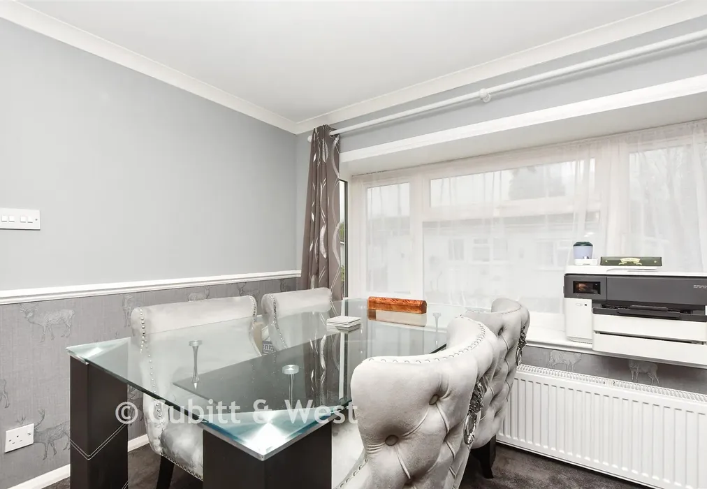 Lounge - Bonehurst Road, Horley, Surrey - Wards of Kent