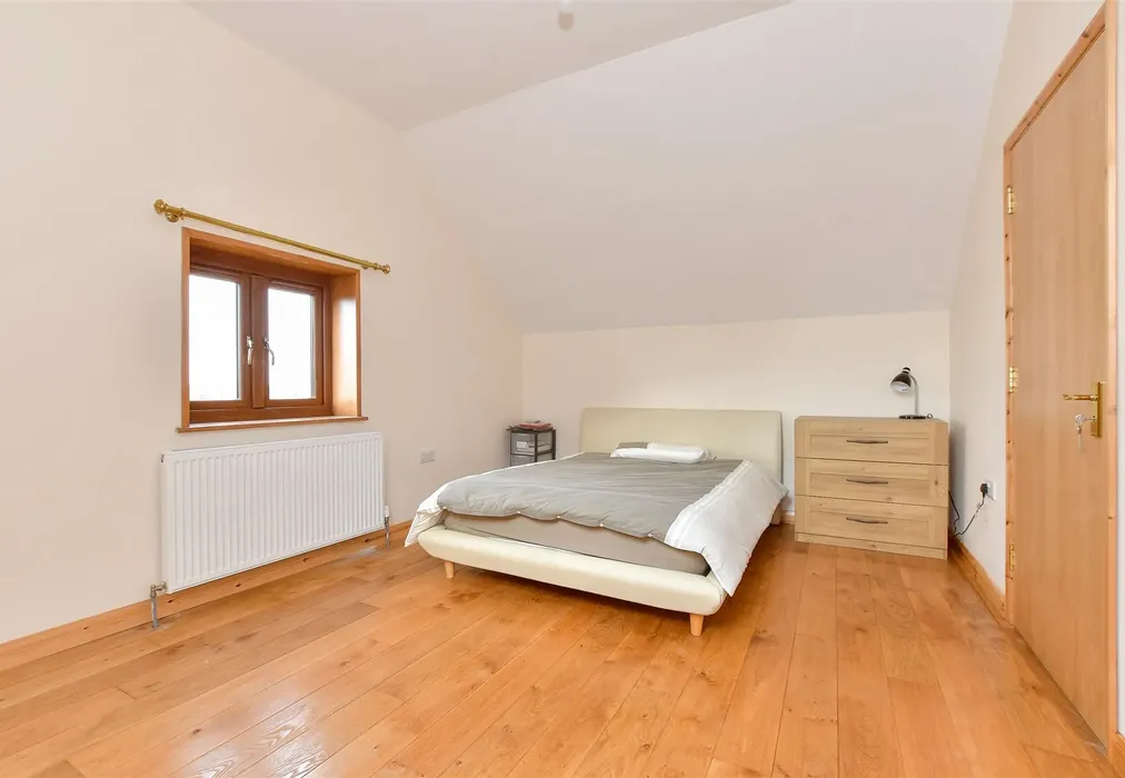Bedroom 1 - Canteen Road, Ventnor, Isle of Wight - Wards of Kent