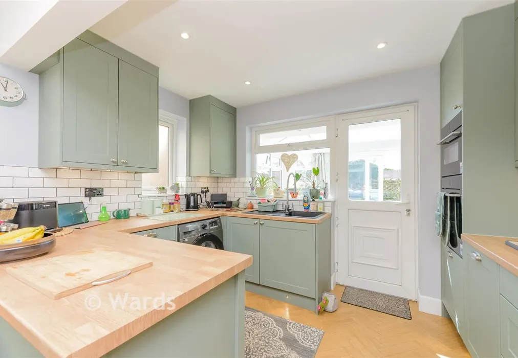 Kitchen - Multon Road, West Kingsdown, Sevenoaks, Kent - Wards of Kent