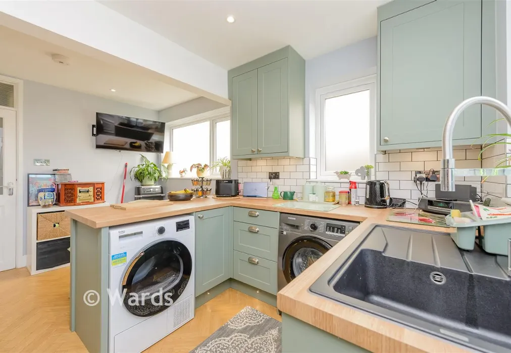 Kitchen - Multon Road, West Kingsdown, Sevenoaks, Kent - Wards of Kent