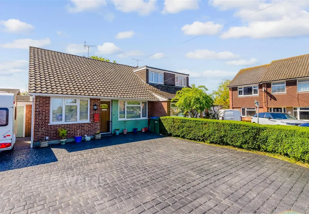 Front. - Multon Road, West Kingsdown, Sevenoaks, Kent - Wards of Kent