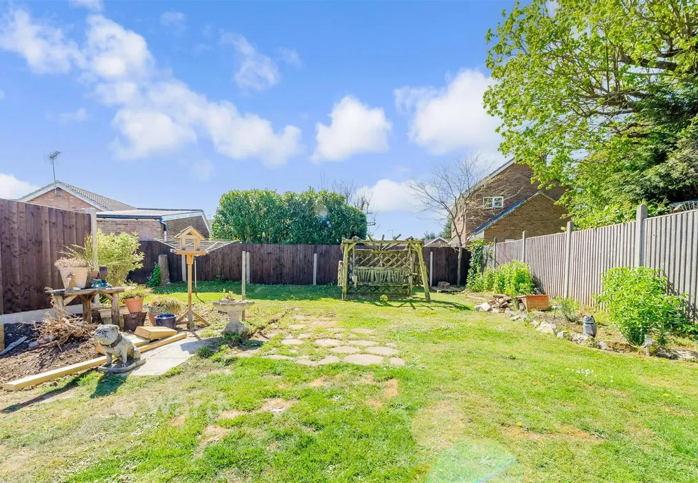 Rear Garden - Multon Road, West Kingsdown, Sevenoaks, Kent - Wards of Kent