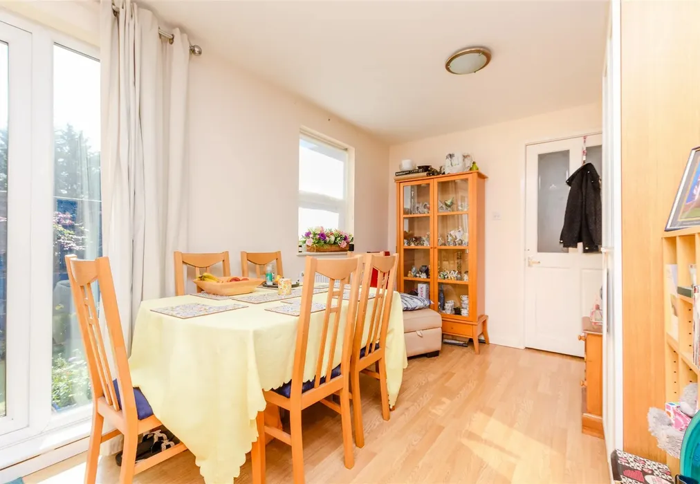 Lounge/Diner - The Hollies, Gravesend, Kent - Wards of Kent