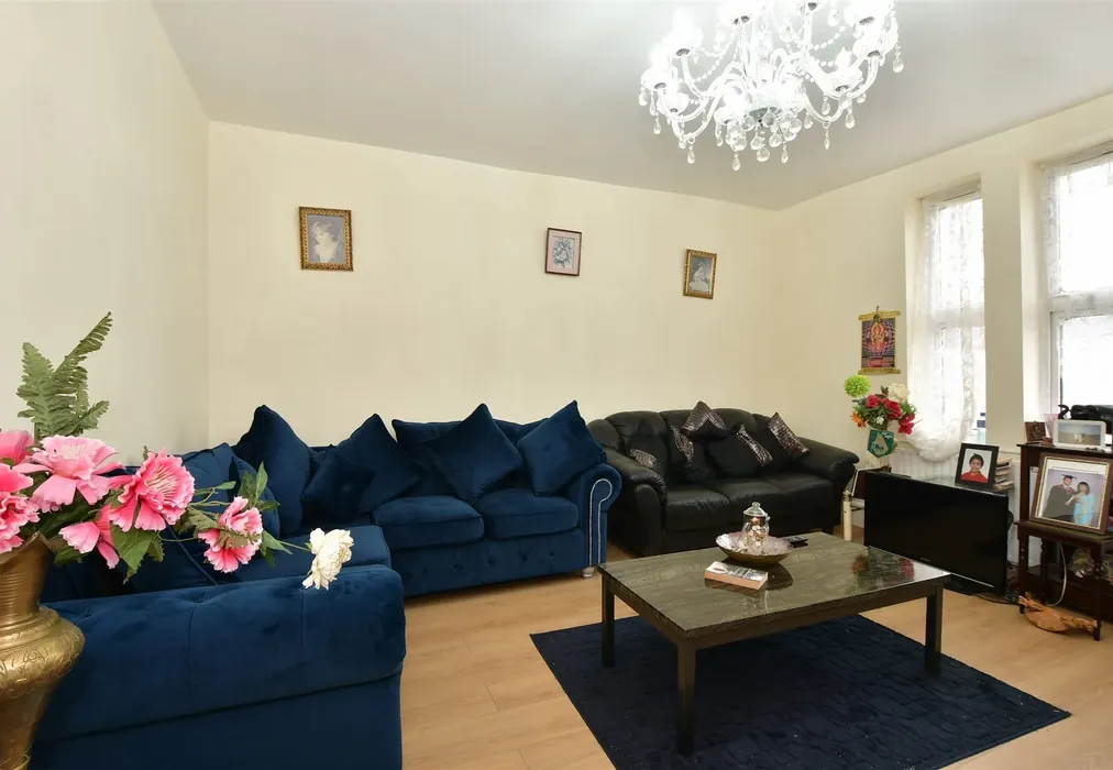 Living Room - Boleyn Road, London - Wards of Kent