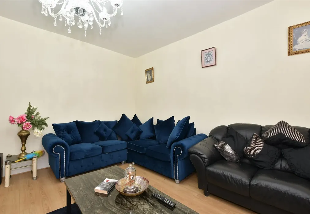 Living Room - Boleyn Road, London - Wards of Kent