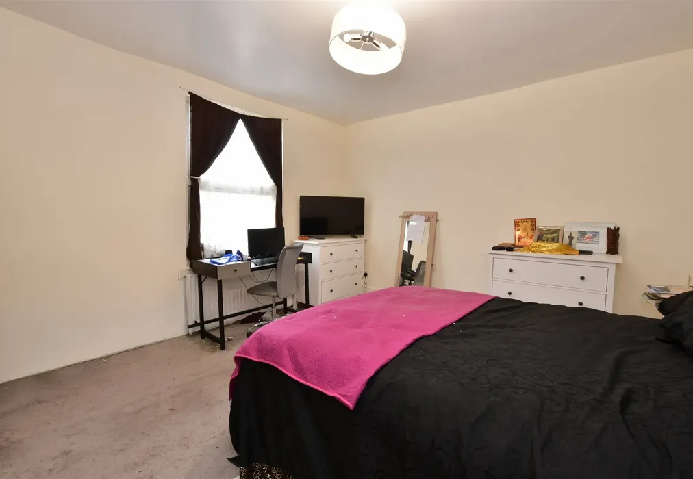 Bedroom 1 - Boleyn Road, London - Wards of Kent
