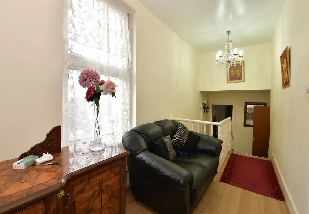Landing - Boleyn Road, London - Wards of Kent