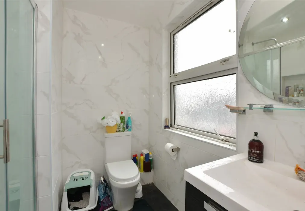 Shower Room - Boleyn Road, London - Wards of Kent