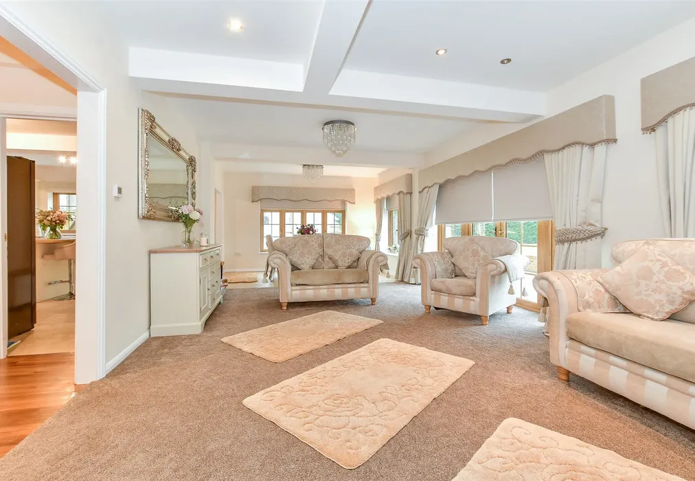 Lounge/Diner - Maidstone Road, Staplehurst, Kent - Wards of Kent