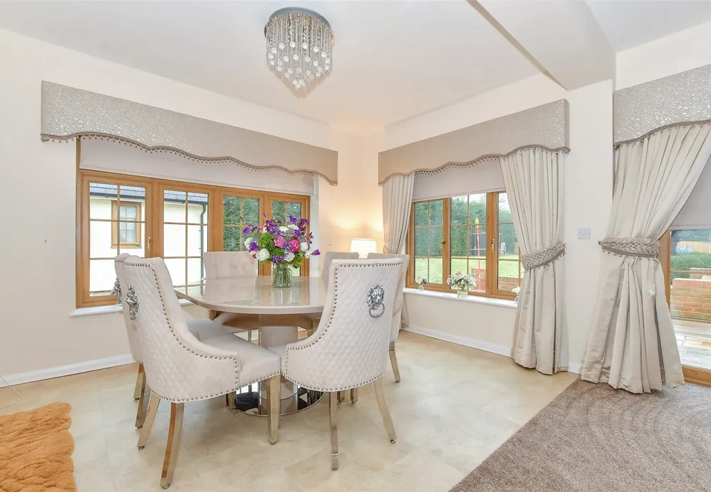 Lounge/Diner - Maidstone Road, Staplehurst, Kent - Wards of Kent