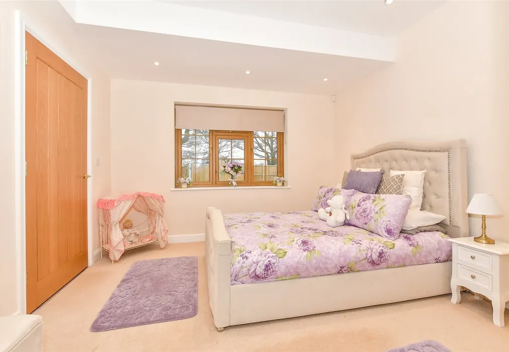 Bedroom 3 - Maidstone Road, Staplehurst, Kent - Wards of Kent
