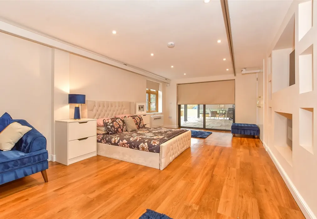 Bedroom 1 - Maidstone Road, Staplehurst, Kent - Wards of Kent