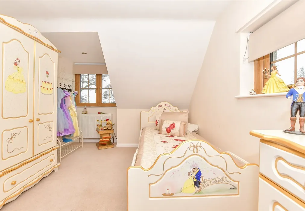 Bedroom 4 - Maidstone Road, Staplehurst, Kent - Wards of Kent