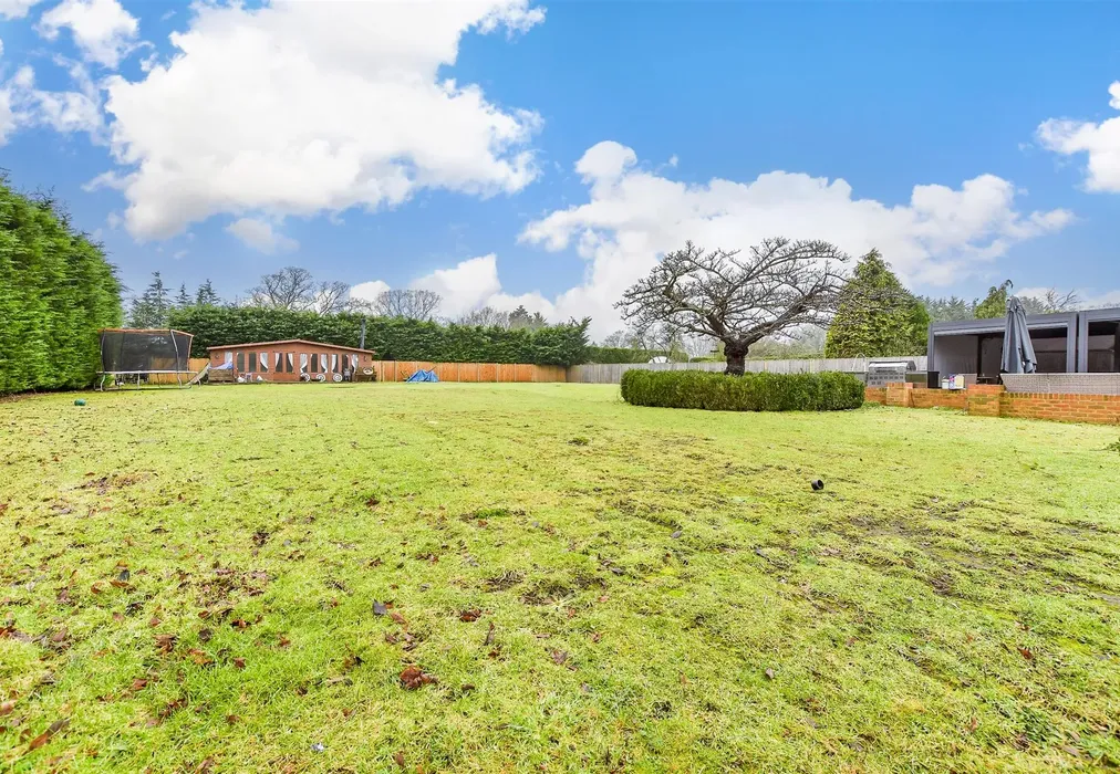 Rear Garden - Maidstone Road, Staplehurst, Kent - Wards of Kent