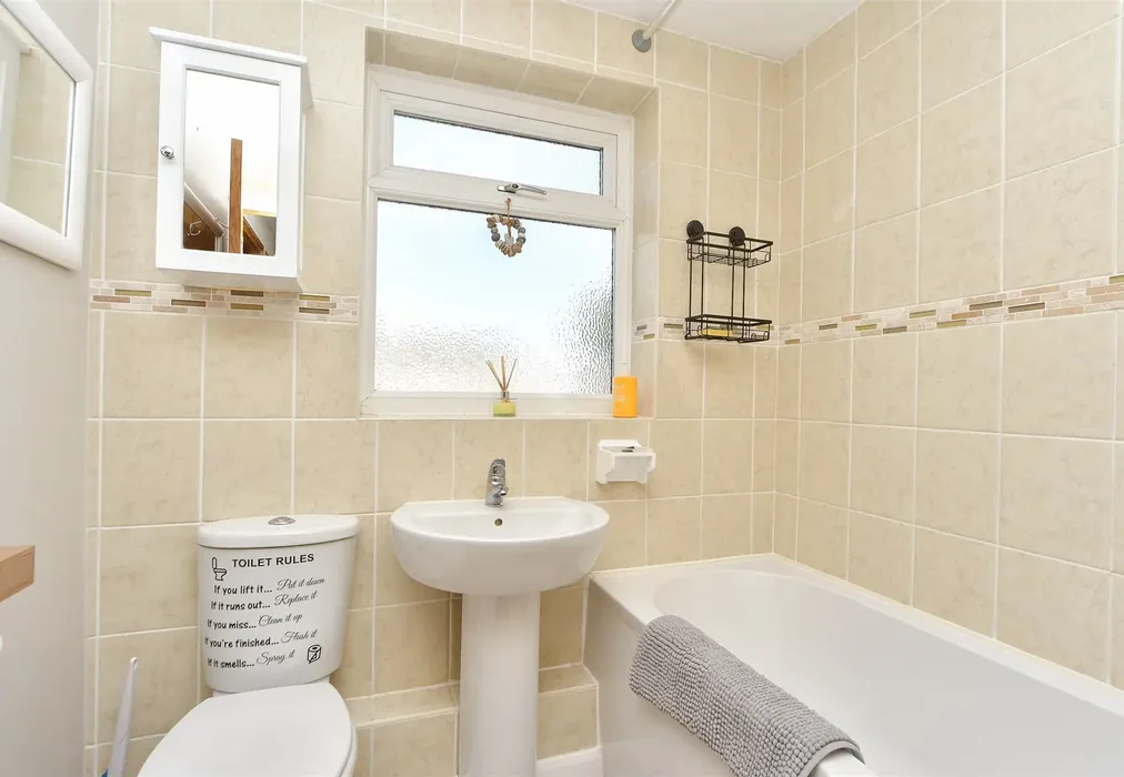 Bathroom - Blythe Close, Sittingbourne, Kent - Wards of Kent