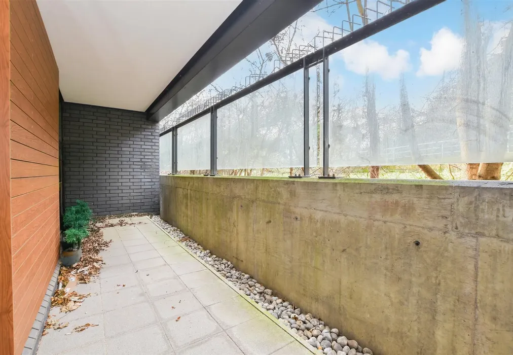 Balcony / Terrace - Channelsea Road, London - Wards of Kent