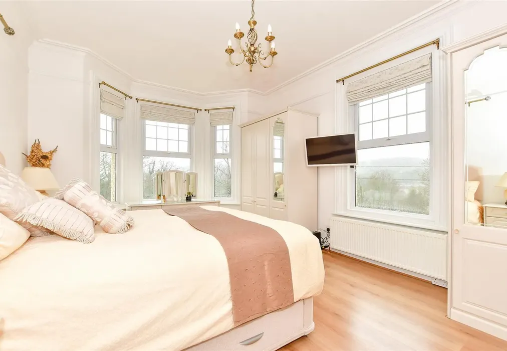 Bedroom 1 - Old Park Avenue, Dover, Kent - Wards of Kent