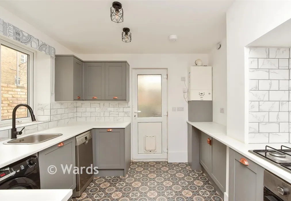 Kitchen - Hatfeild Road, Margate, Kent - Wards of Kent