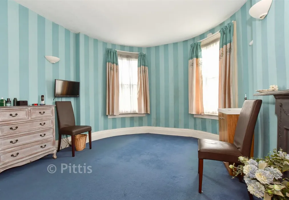 Bedroom 1 - Monkton Street, Ryde, Isle of Wight - Wards of Kent