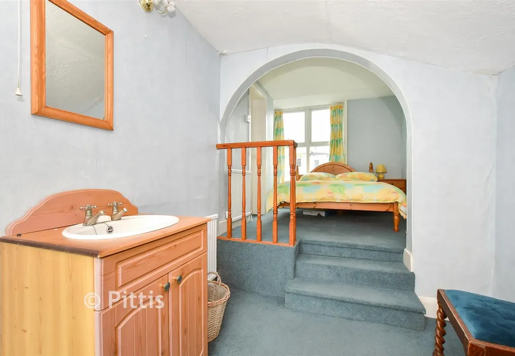 Bedroom 4 - Monkton Street, Ryde, Isle of Wight - Wards of Kent