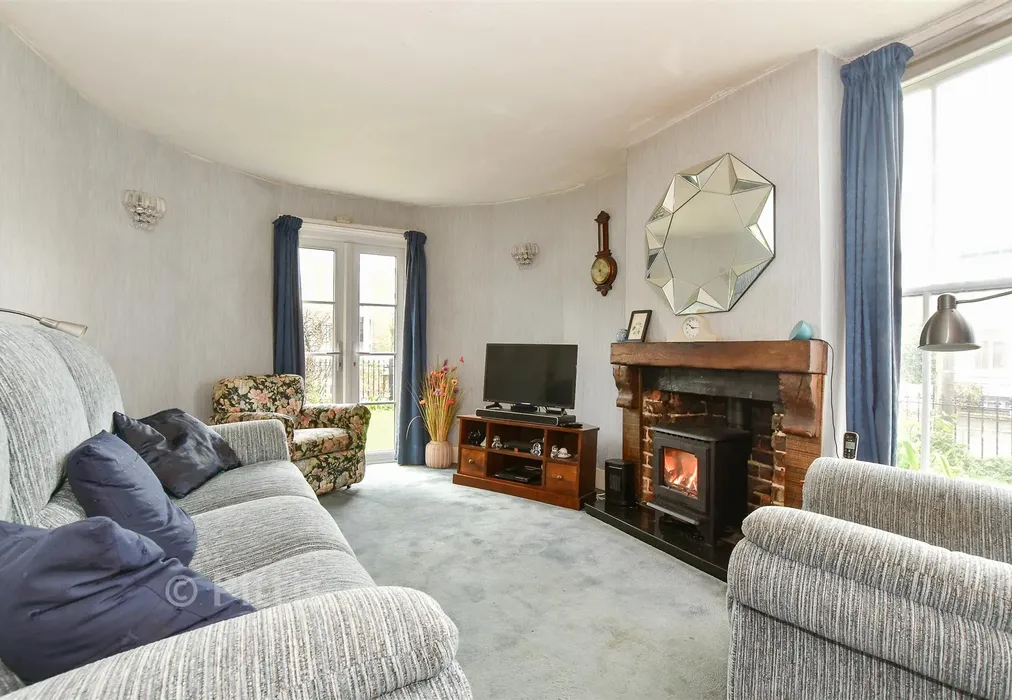Lounge - Monkton Street, Ryde, Isle of Wight - Wards of Kent
