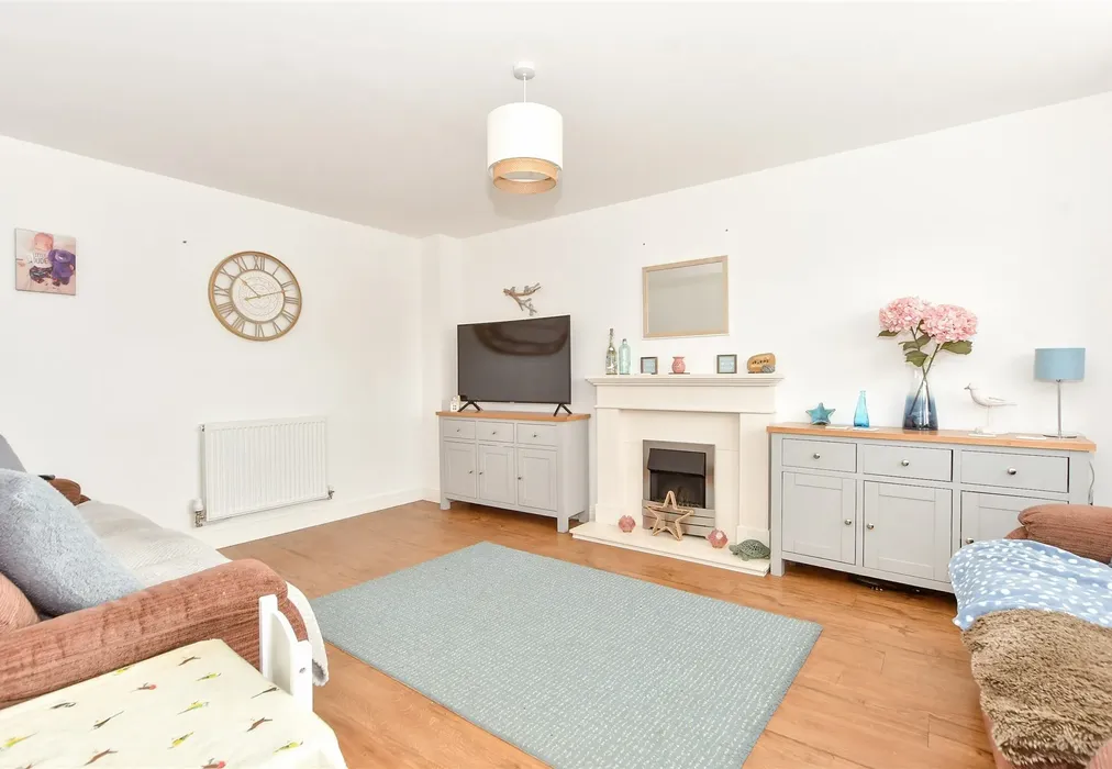 Lounge - Brushwood Grove, Emsworth, Hampshire - Wards of Kent