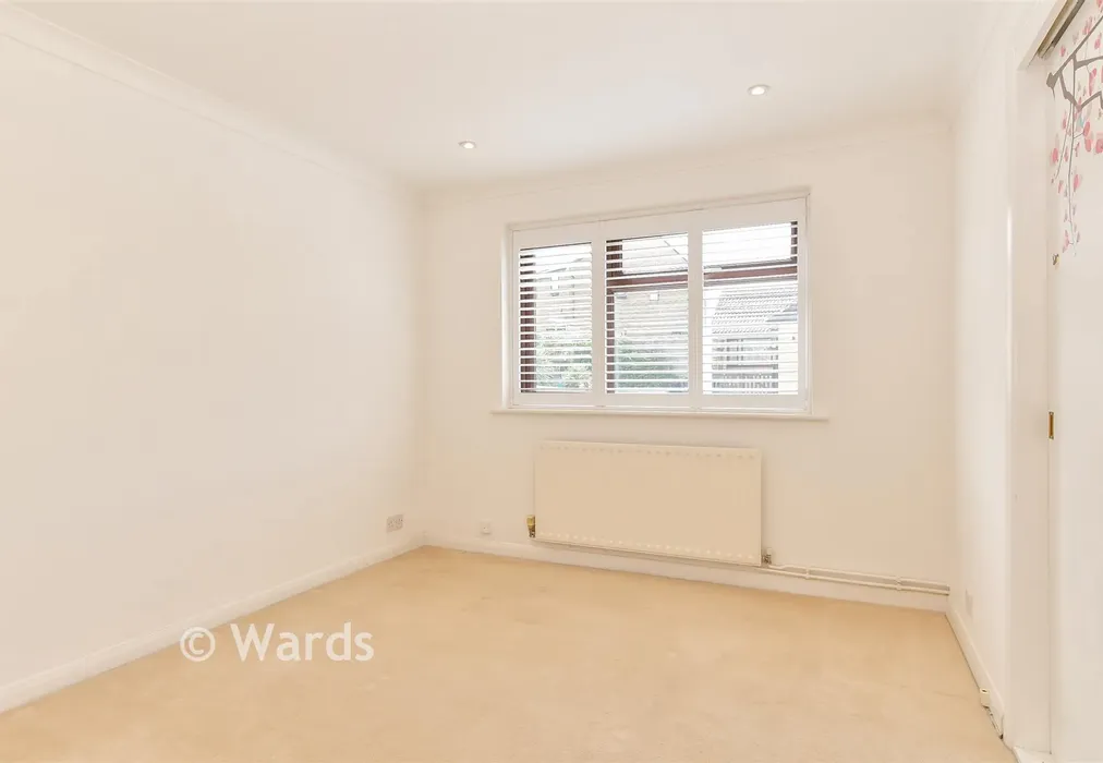 Bedroom 1 - Woodside, Dunkirk, Faversham, Kent - Wards of Kent