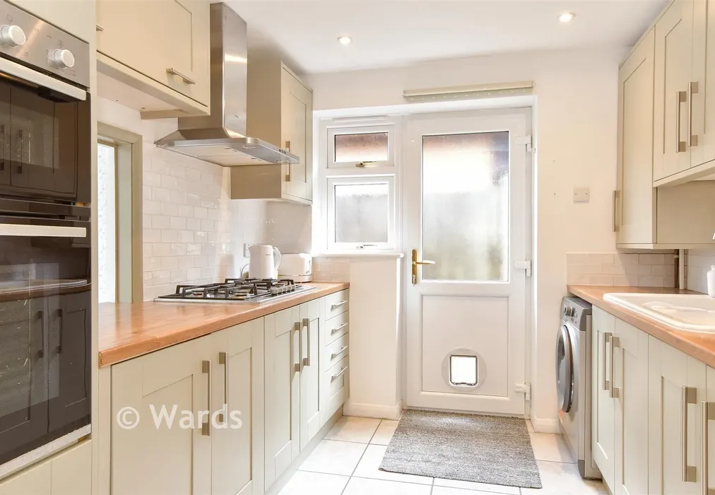 Kitchen - Woodside, Dunkirk, Faversham, Kent - Wards of Kent