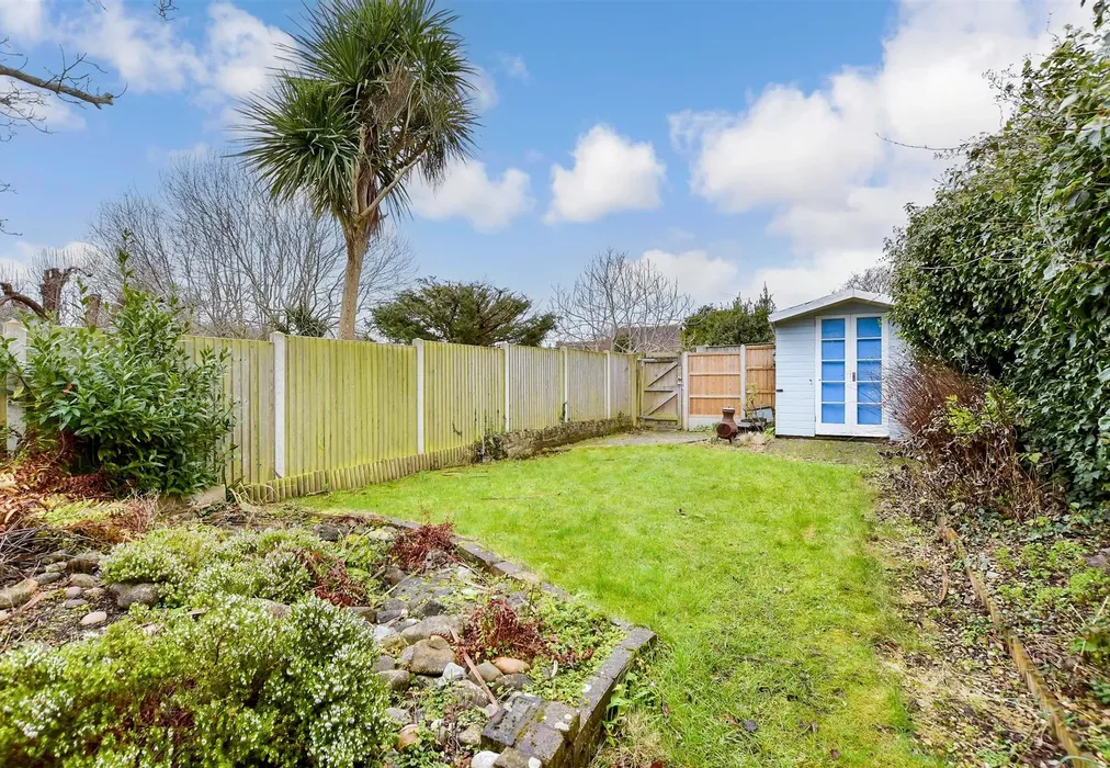 Front Garden - The Rise, Kingsdown, Deal, Kent - Wards of Kent