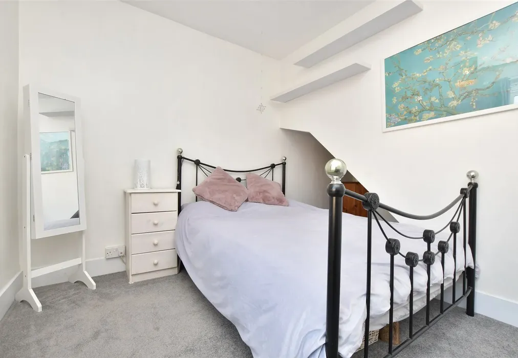 Bedroom 2 - Leslie Road, Dorking, Surrey - Wards of Kent