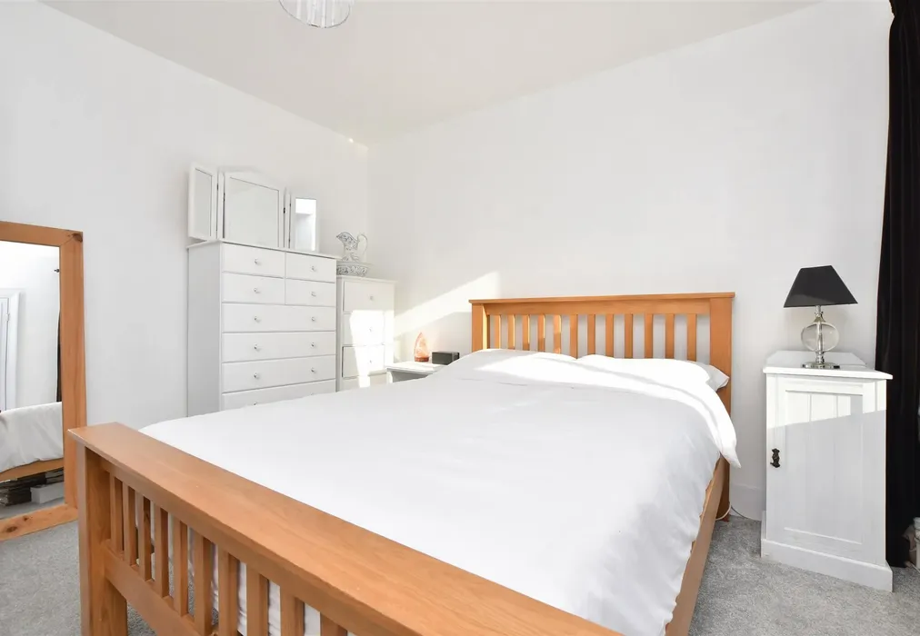 Bedroom 3 - Leslie Road, Dorking, Surrey - Wards of Kent