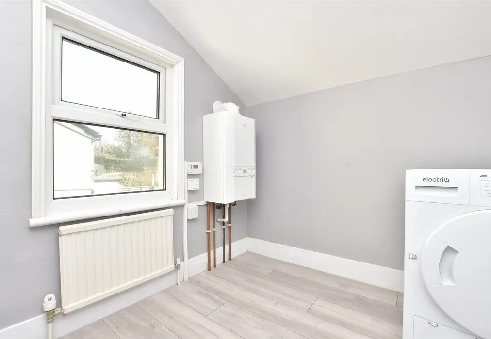 Bedroom 4 - Leslie Road, Dorking, Surrey - Wards of Kent