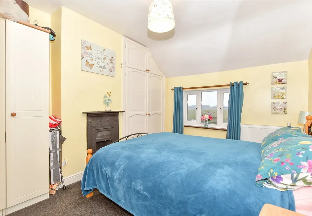 Bedroom 1 - North End Road, Yapton, Arundel, West Sussex - Wards of Kent