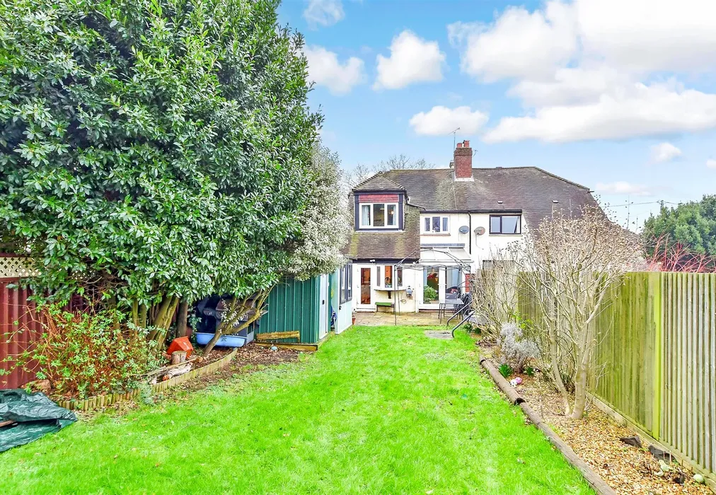 Rear Garden - North End Road, Yapton, Arundel, West Sussex - Wards of Kent