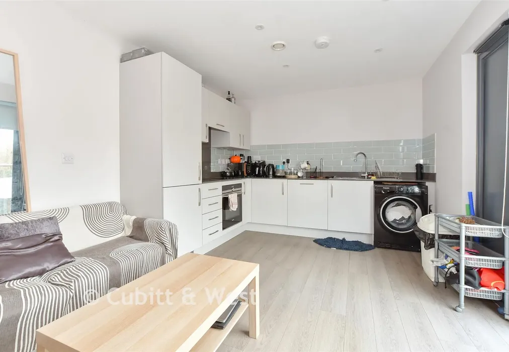 Lounge/Kitchen - North Street, Horsham, West Sussex - Wards of Kent