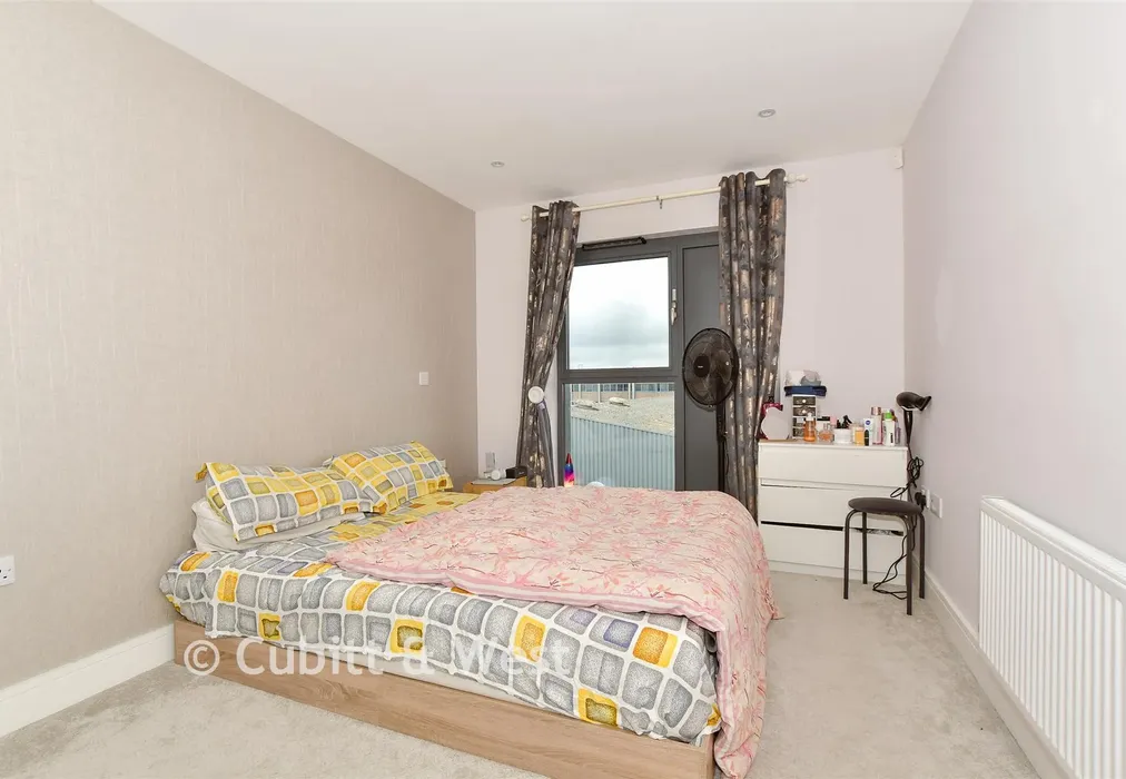 Bedroom - North Street, Horsham, West Sussex - Wards of Kent