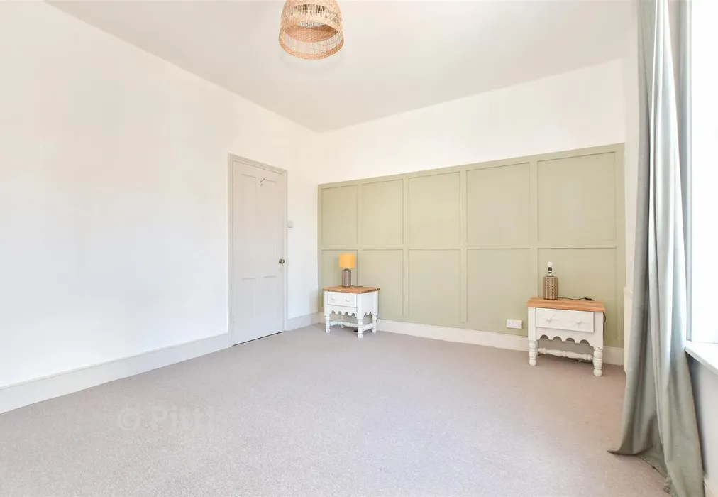Bedroom 1 - Clarence Road, Ventnor, Isle of Wight - Wards of Kent