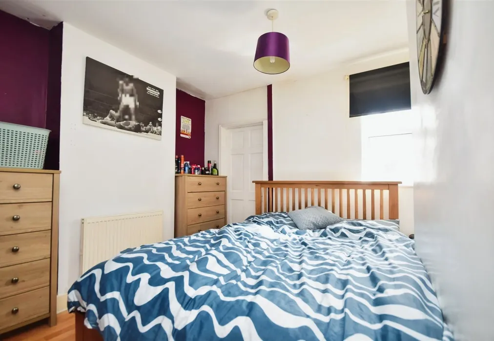 Main Bedroom... - Lowther Road, Dover, Kent - Wards of Kent