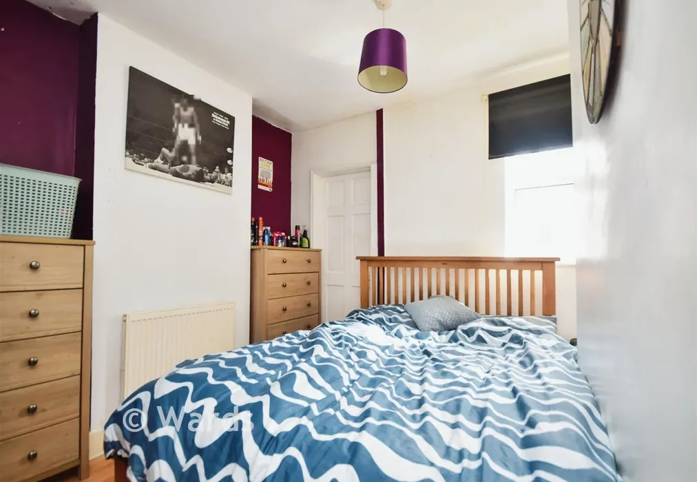 Main Bedroom... - Lowther Road, Dover, Kent - Wards of Kent