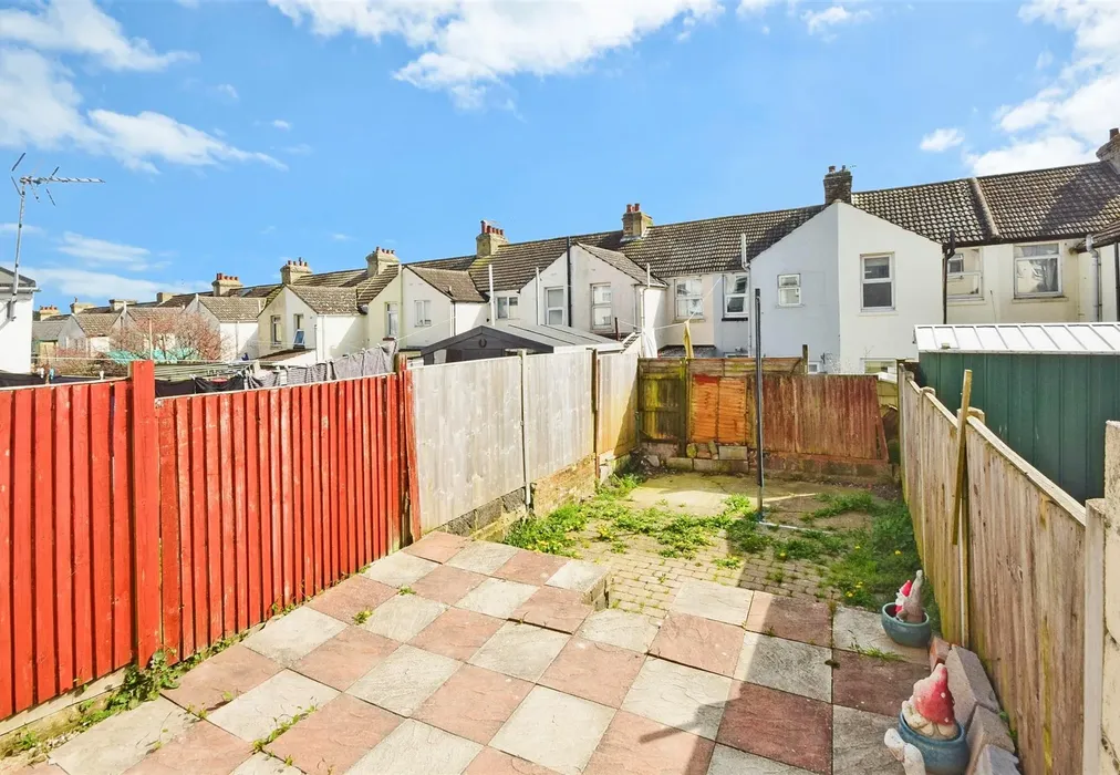 Garden.. - Lowther Road, Dover, Kent - Wards of Kent