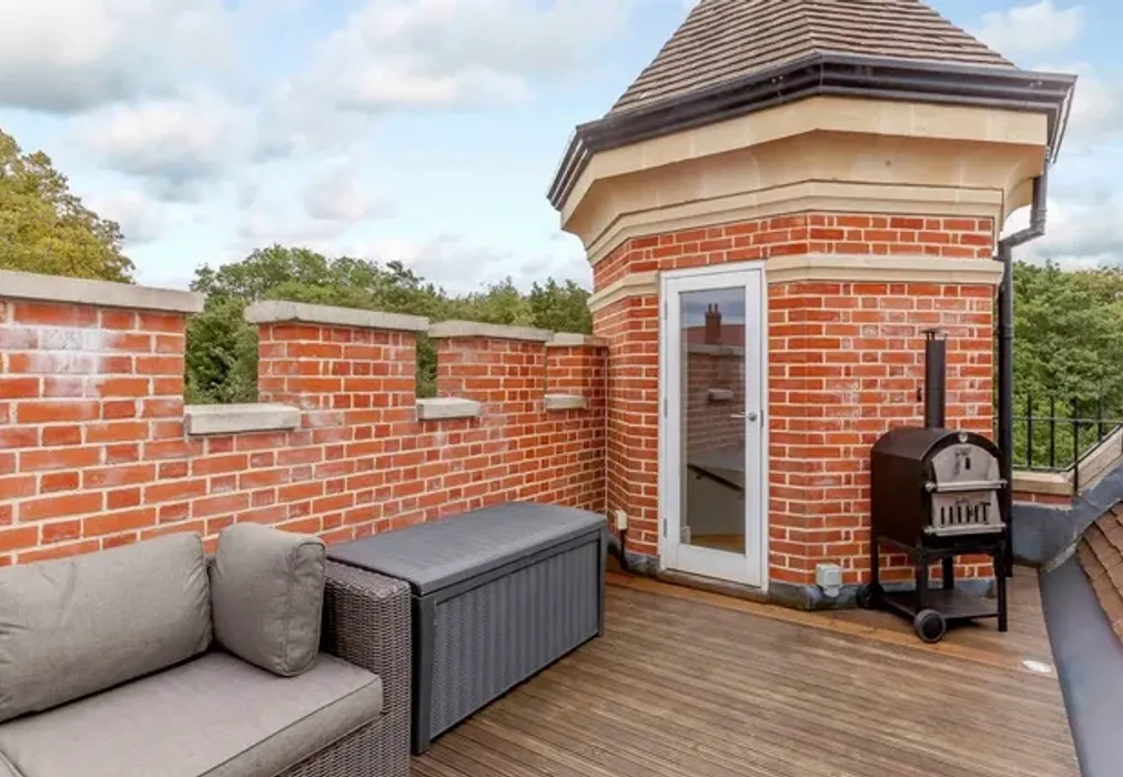 Roof Terrace - The Galleries, Warley, Brentwood, Essex - Wards of Kent
