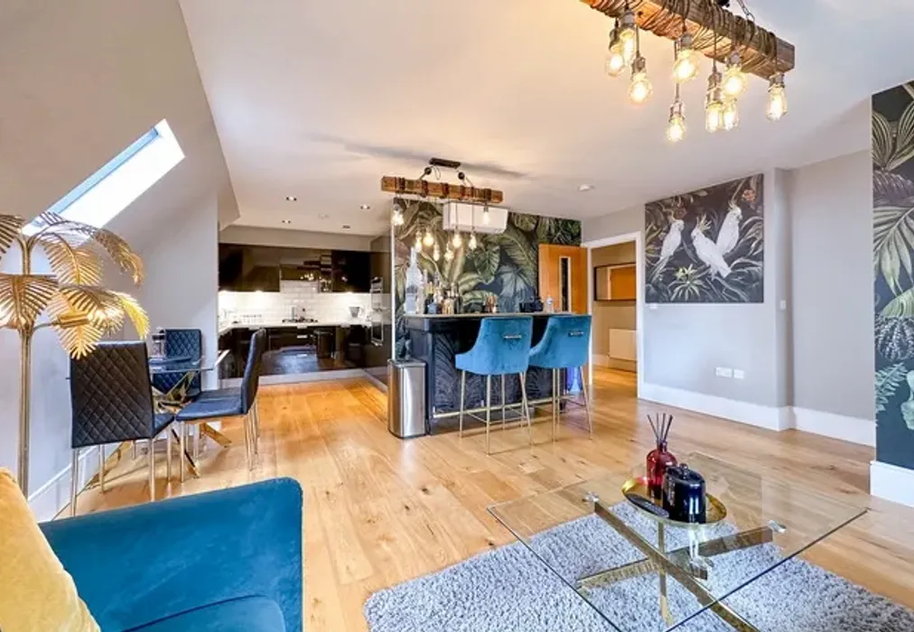 Lounge Dining Area - The Galleries, Warley, Brentwood, Essex - Wards of Kent