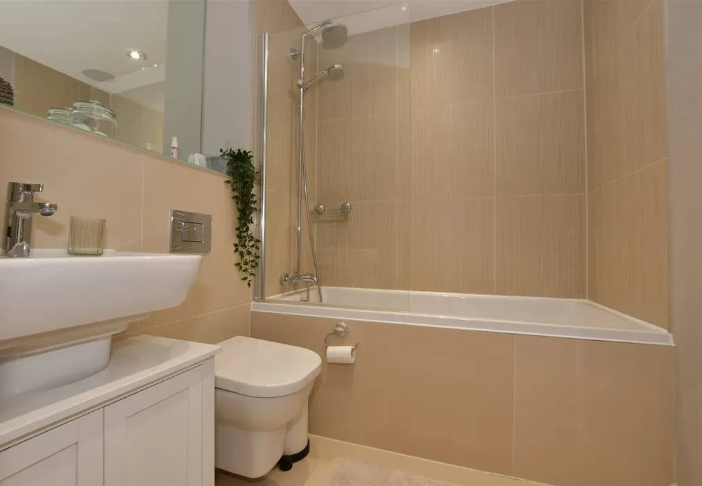 Bathroom - The Galleries, Warley, Brentwood, Essex - Wards of Kent