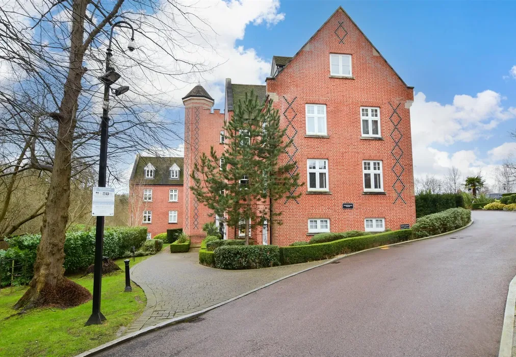 External (Web) - The Galleries, Warley, Brentwood, Essex - Wards of Kent