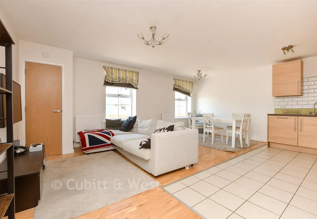 Kitchen Lounge/Dining Area - Warren Road, Reigate, Surrey - Wards of Kent