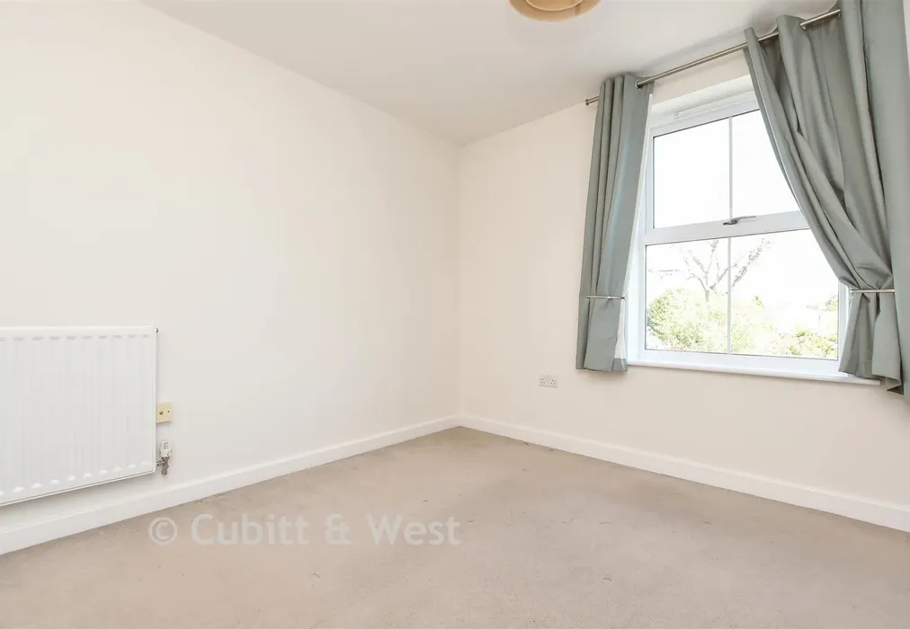 Bedroom 2 - Warren Road, Reigate, Surrey - Wards of Kent