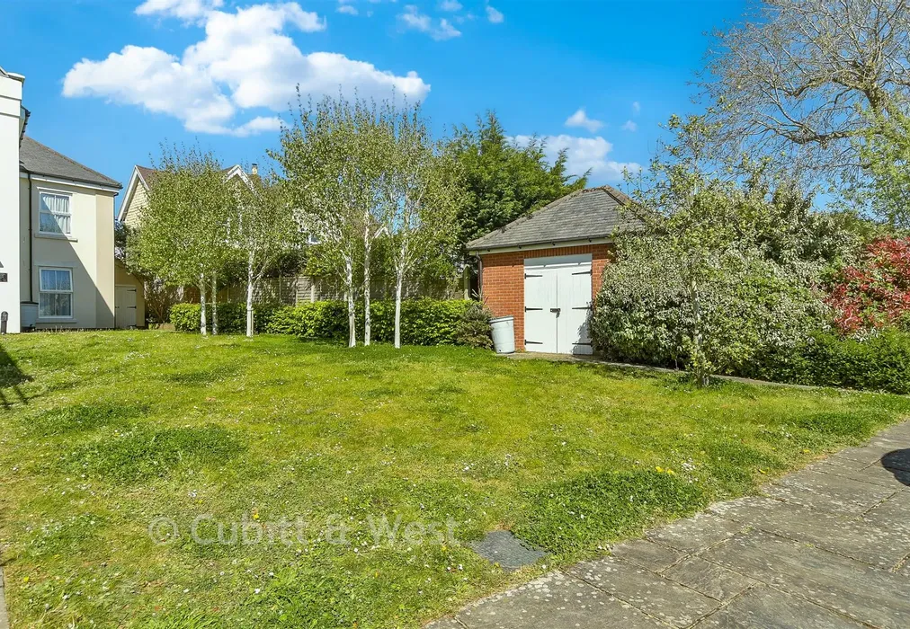 Communal Gardens - Warren Road, Reigate, Surrey - Wards of Kent