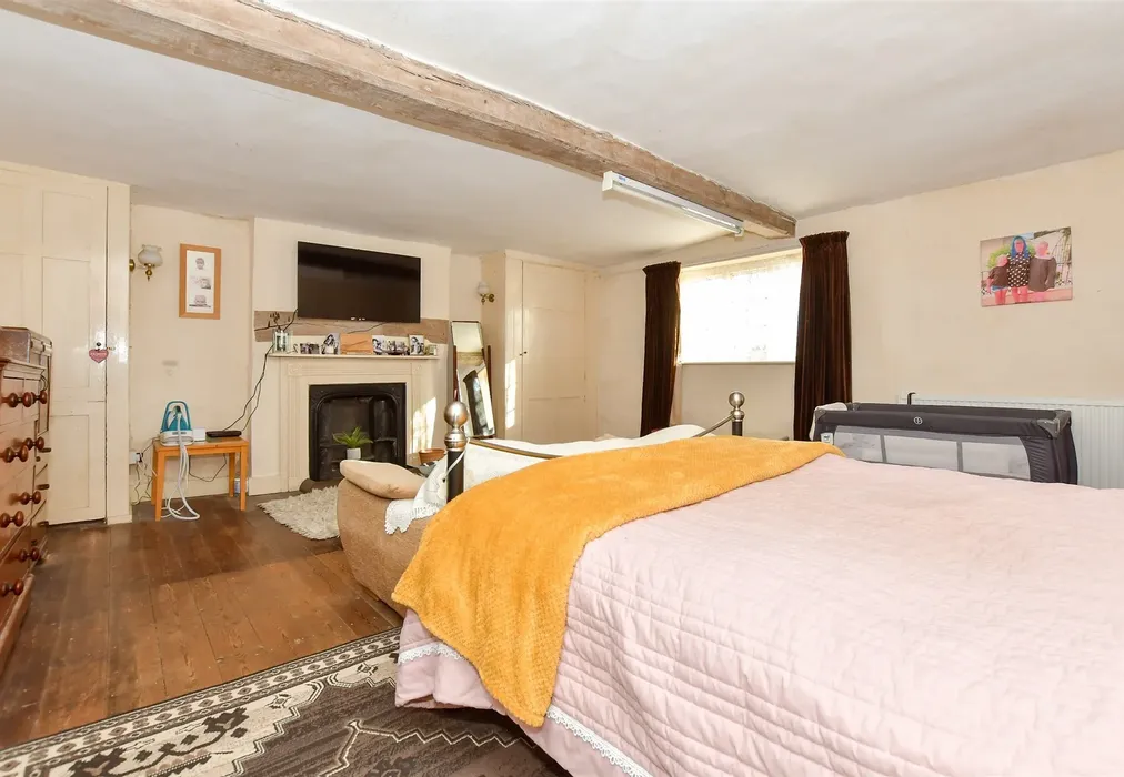 Bedroom 1 - Tilmanstone, Deal, Kent - Wards of Kent