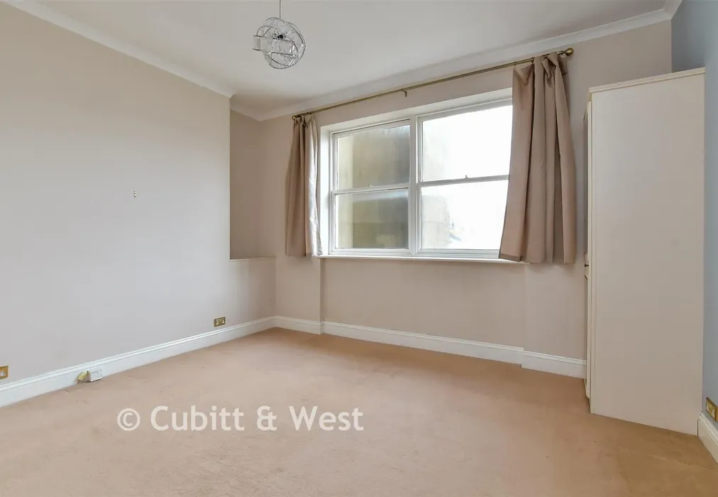 Bedroom 1 - Brunswick Terrace, Hove, East Sussex - Wards of Kent